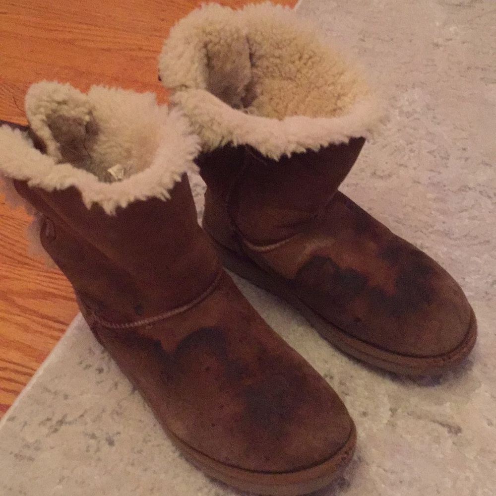 Chestnut uggs - Picture 2 of 2